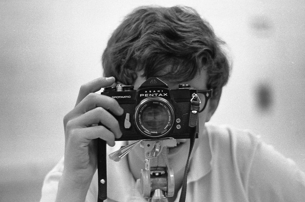 1970 Jeremy Lapidus taking a photo